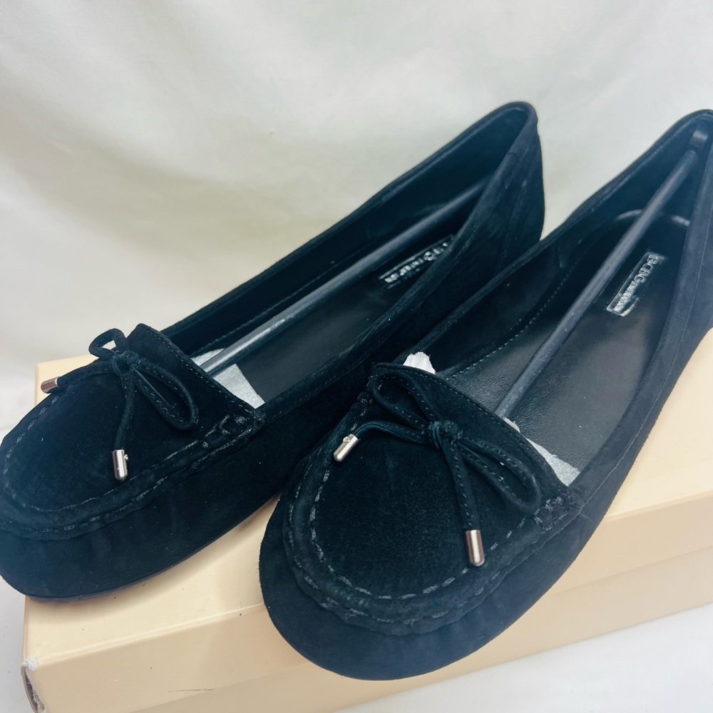 BCBG eneration women’s shoes 
STYLE:
BG-DONALD COLOR/MATERIAL:
BLACK